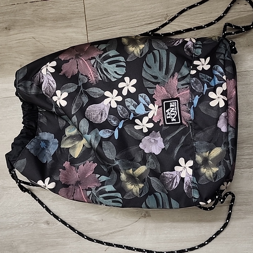 NEW Dakine Cinch and Go backpack 🎒 Floral Print 🌸